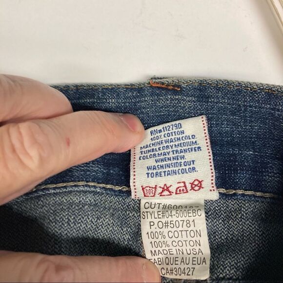 TRUE RELIGION Joey Distressed Wiskering Jeans w/ Embroidered Back Pocket Sz 32 - Picture 16 of 16